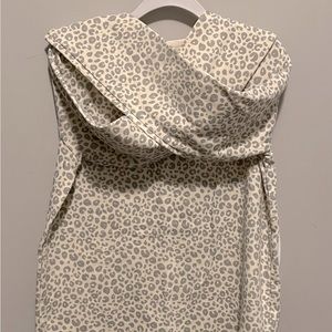 The shirts is not damaged at all I was gifted it, and never wore it. offer price